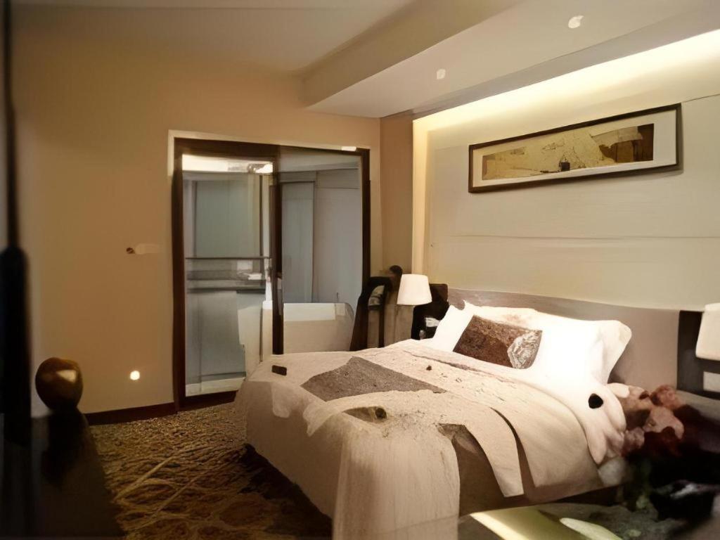 Fortune Hotel Лунъян Экстерьер фото