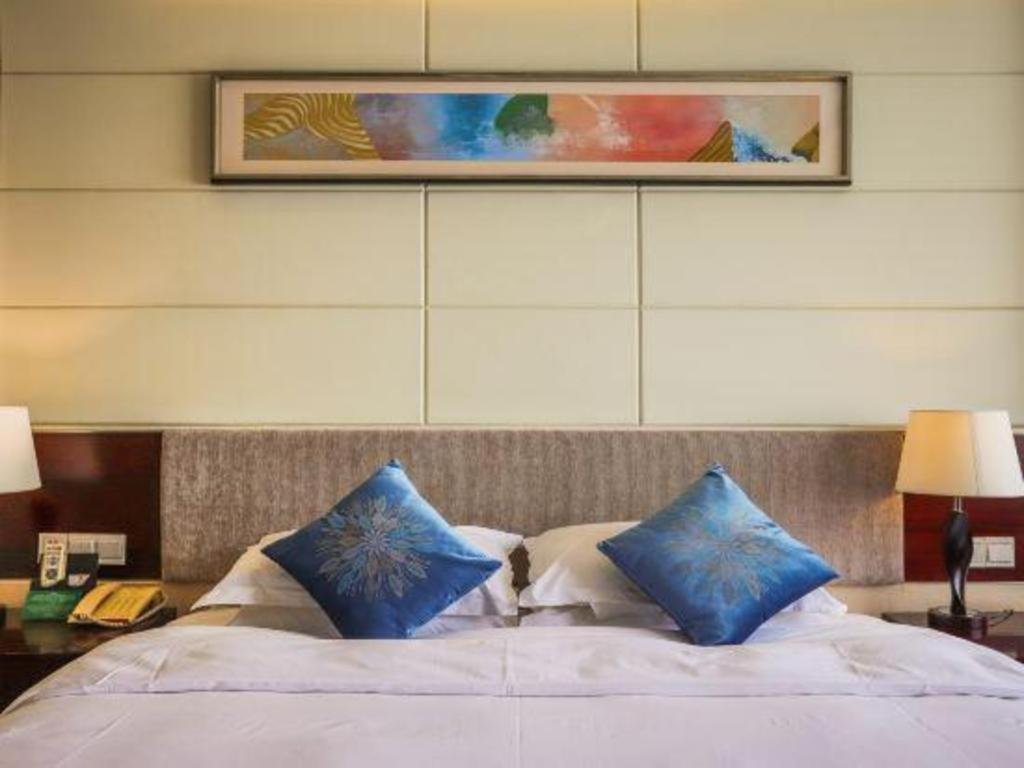 Fortune Hotel Лунъян Экстерьер фото
