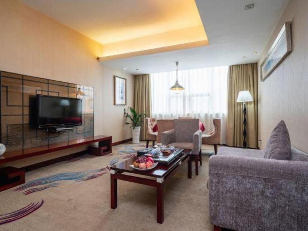 Fortune Hotel Лунъян Экстерьер фото